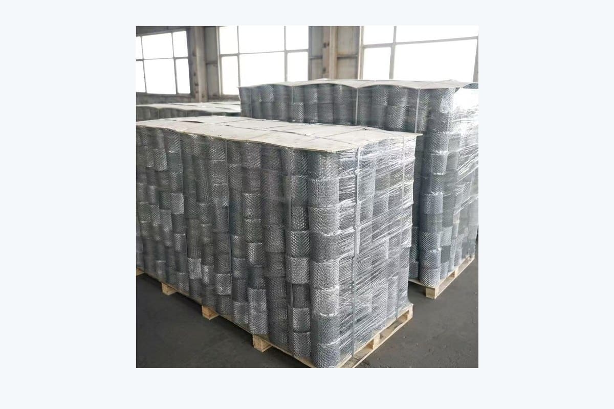 Pallet packed brick mesh warehouse export reference for bundle and label checks