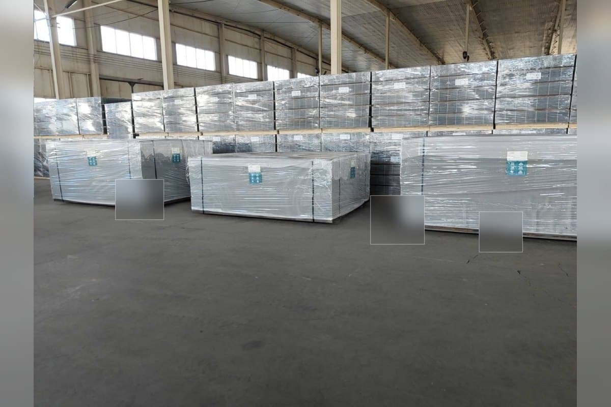 Wrapped wire mesh pallets grouped for pallet mark and package count review
